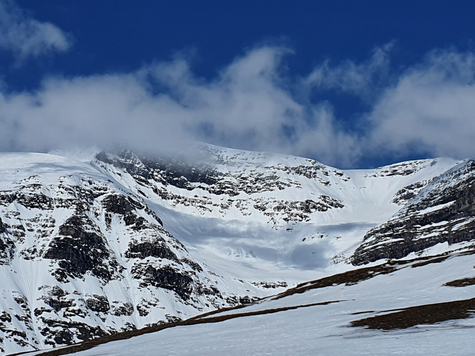 A closer look at Rostafjellet and the south face